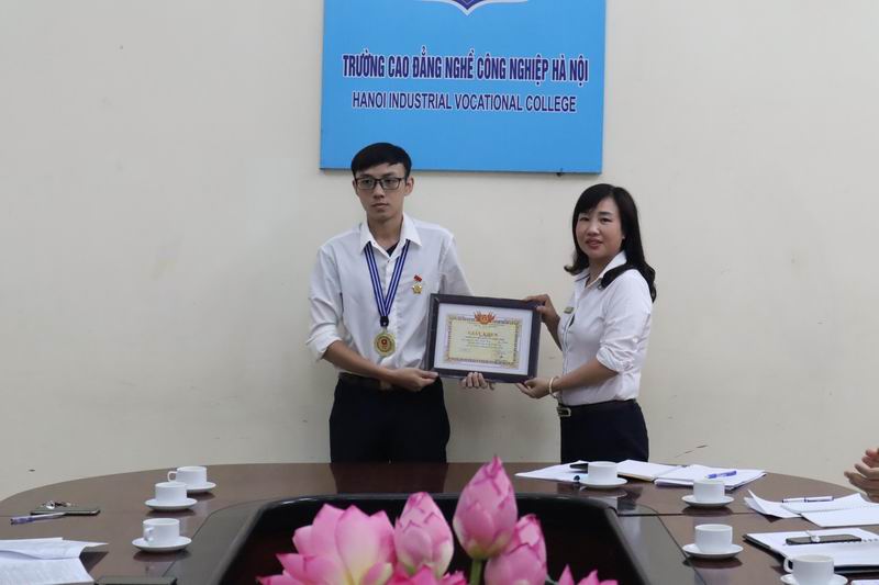Sinh viên trường Cao đẳng nghề Công nghiệp Hà Nội đạt giải nhất vòng chung kết quốc gia cuộc thi vô địch thiết kế đồ họa thế giới – ACAWC 2020